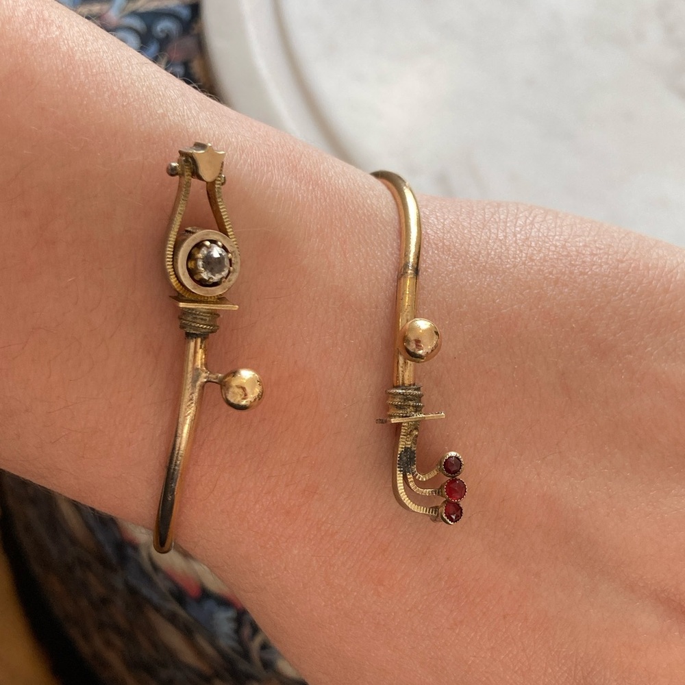 Antique Victorian Rose Cut Garnet Paste Stone Etruscan Bypass Bracelet